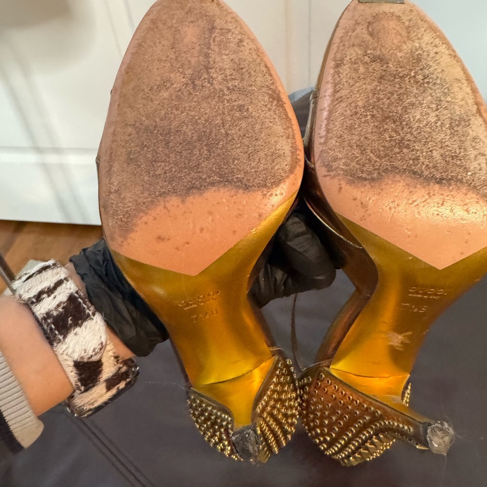 AUTH Gucci Metalic Gold Marmont 
Size EU 37.5/ US 7.5 - Picture 14 of 14